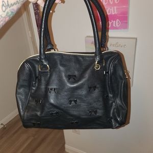 Black shoulder bag